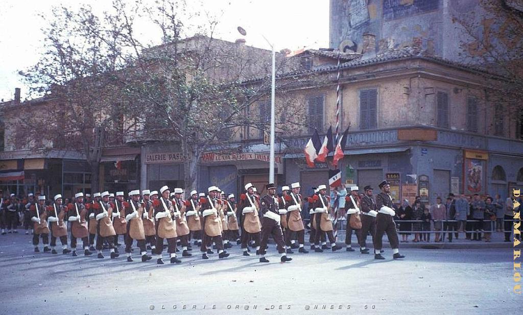 LEGION SBA DEFILE DANS LA VILLE.jpg